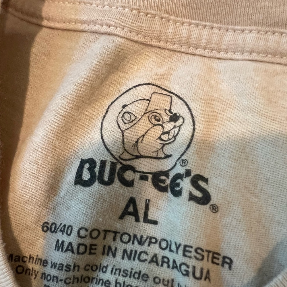 Buc-ee’s Tee! - Picture 2 of 2